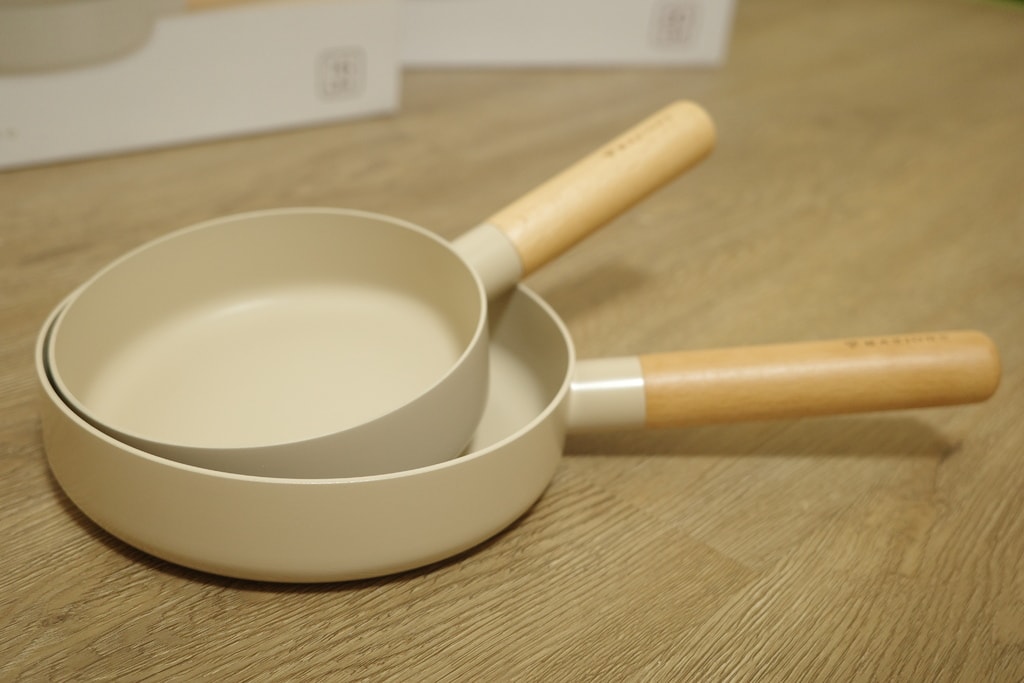 MASIONS美心奶茶色不沾鍋的外觀設計