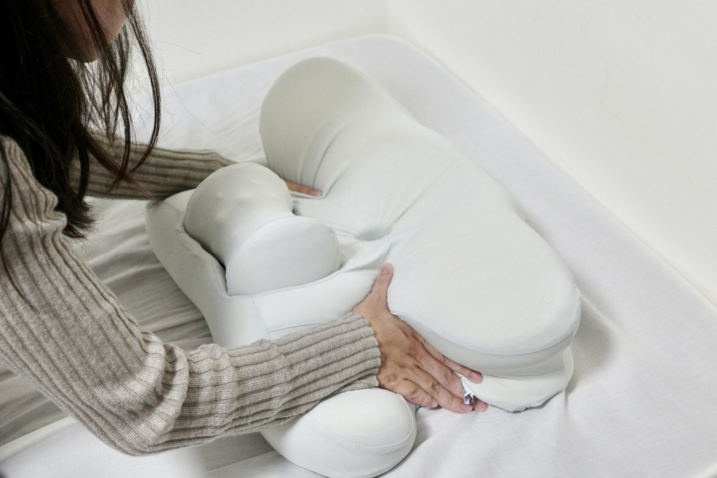 【日常｜開箱】四花軟居4leur 牽引安眠枕｜睡眠不足怎麼辦