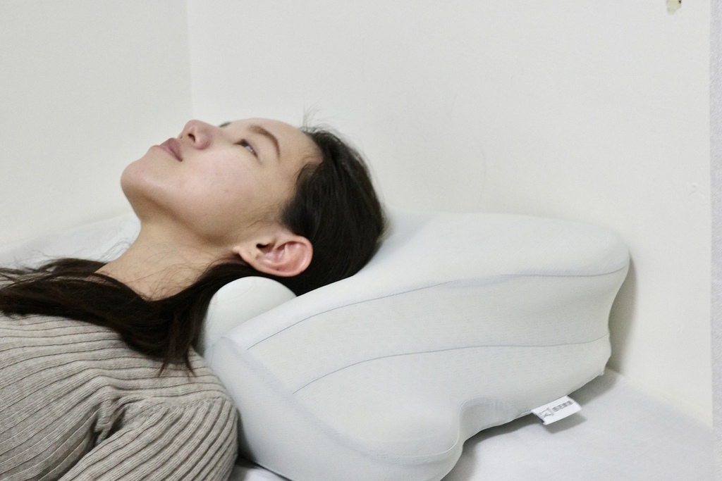 【日常｜開箱】四花軟居4leur 牽引安眠枕｜睡眠不足怎麼辦