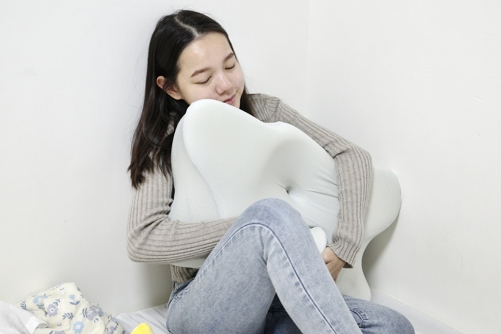 【日常｜開箱】四花軟居4leur 牽引安眠枕｜睡眠不足怎麼辦