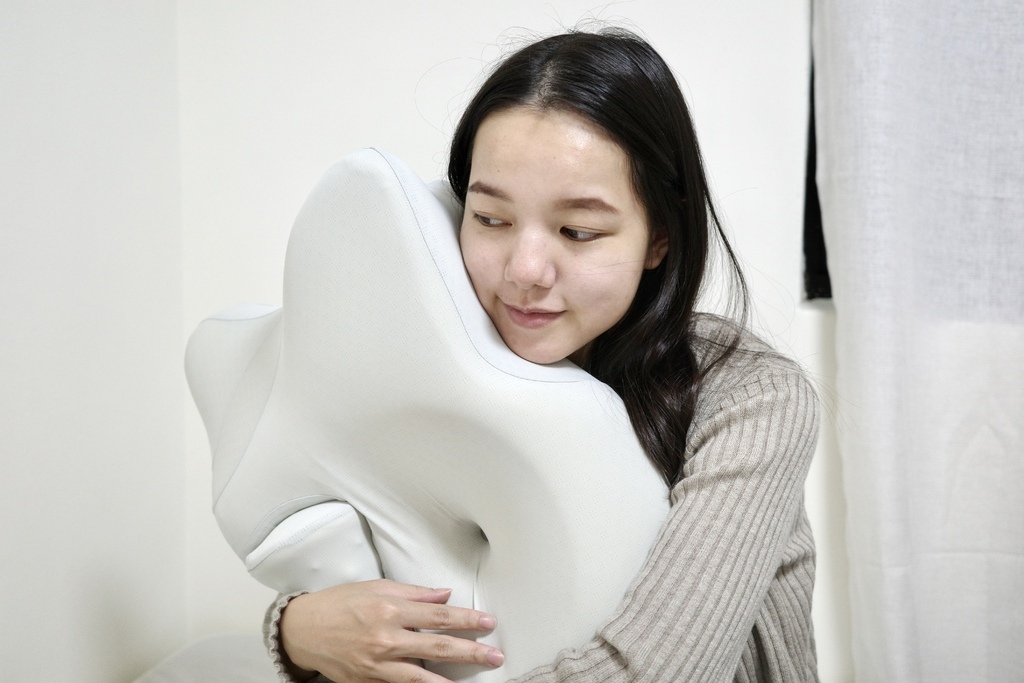 【日常｜開箱】四花軟居4leur 牽引安眠枕｜睡眠不足怎麼辦