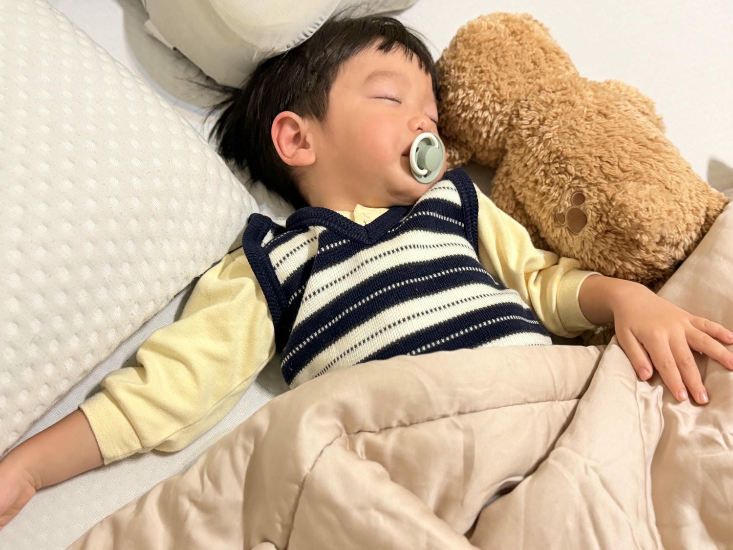 ESCURA 33℃ 抱抱被|一年四季都可以使用的棉被 可直接機洗 自然溫度調節 寶寶也睡得安心 - 第10張圖 ESCURA 33℃ 抱抱被|一年四季都可以使用的棉被 可直接機洗 自然溫度調節 寶寶也睡得安心