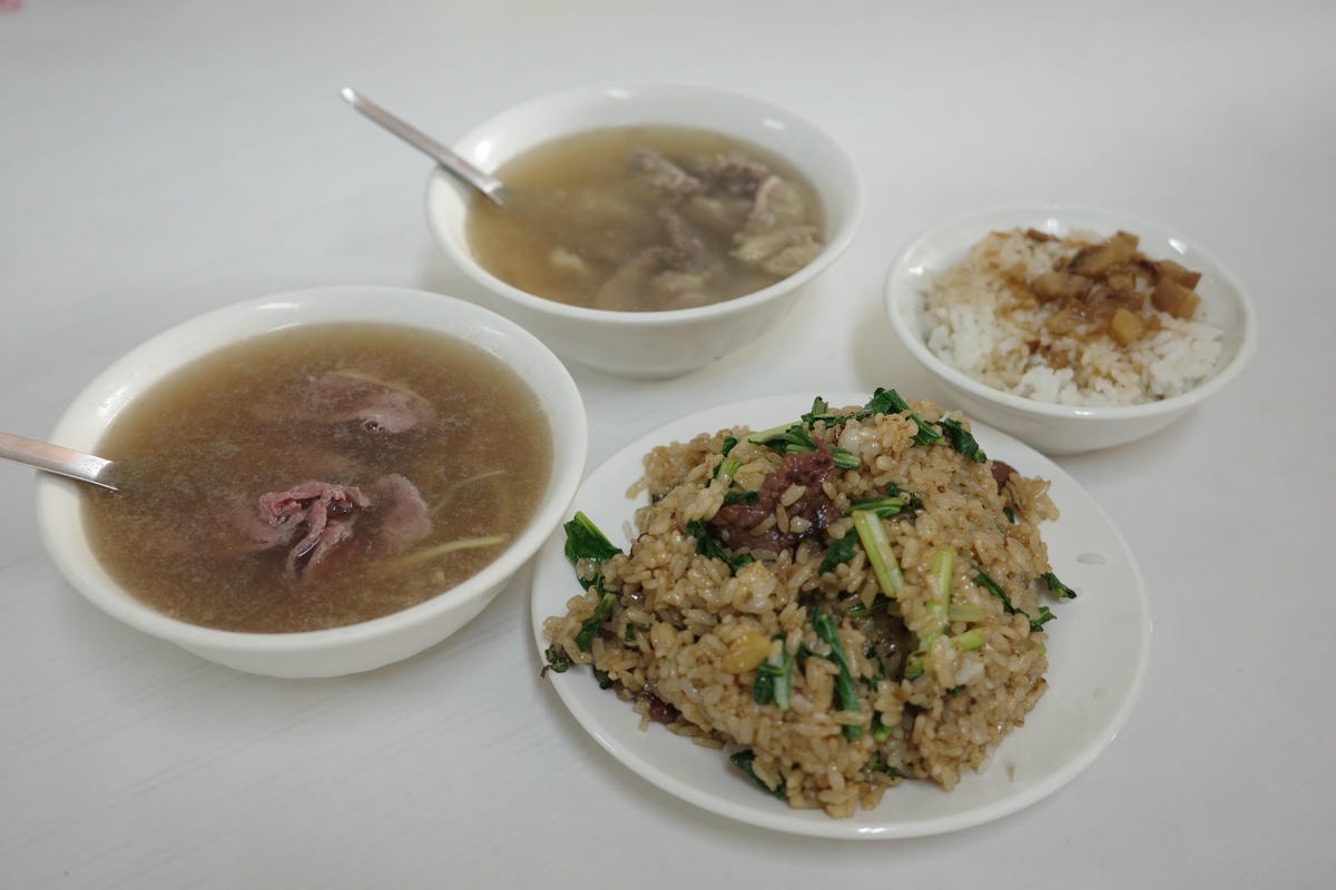 白河輝旺牛肉湯|在地人激推的台南牛肉湯 當日新鮮現宰溫體牛 - 第1張圖 R0005804